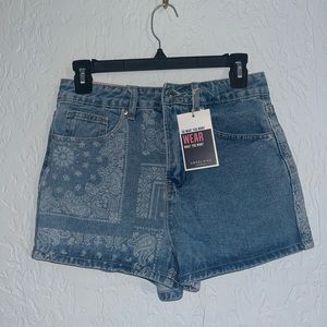 ✨New with Tags✨ Angel Kiss Bandana Print Boho High Rise Shorts